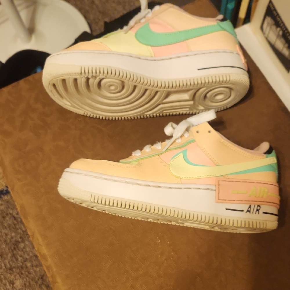 Nike Air Forces Low Pastel Sneakers - Picture 4 of 7